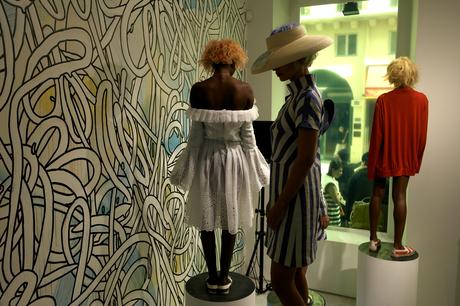 PFW E UN OCCHIALE ROSSO FUOCO 5