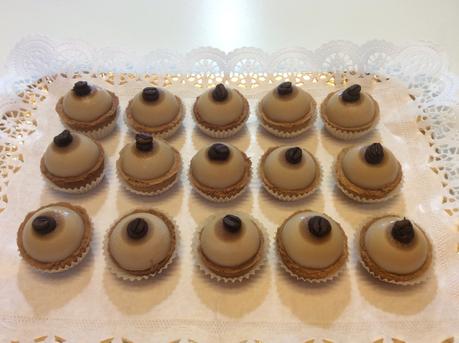 PANNA COTTA AL CAFFÈ CON BISCOTTO ALLA CANNELLA (di LORETTA FANELLA) PANNA COTTA AL CAFFÈ CON BISCOTTO ALLA CANNELLA (di LORETTA FANELLA)