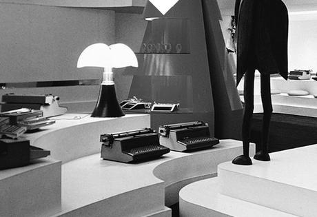 Martinelli Luce: buon compleanno al Serpente e anche al Pipistrello Martinelli Luce: buon compleanno al Serpente e anche al Pipistrello