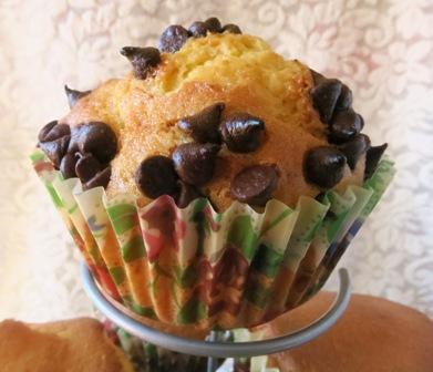 Mufin alla panna e gocce di cioccolato per Ale e Giuly e il compleanno di Mammazan Mufin alla panna e gocce di cioccolato per Ale e Giuly e il compleanno di Mammazan