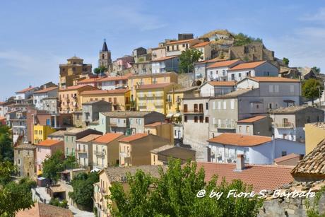 Abruzzo, Calabria e Campania: viaggio attraverso borghi abbandonati e tentativi di rinascita