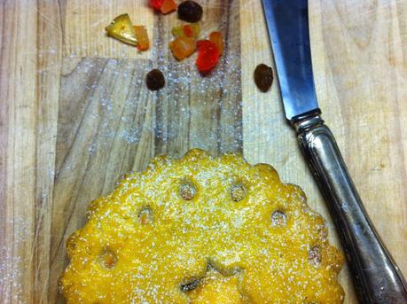 CROSTATA CON CREMA ALLA RICOTTA, CANDITI E UVA SULTANINA AL RHUM