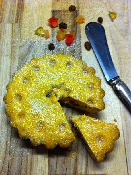 CROSTATA CON CREMA ALLA RICOTTA, CANDITI E UVA SULTANINA AL RHUM