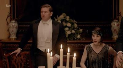 Downton Abbey Horror: Lord Robert sputa sangue (e l'etichetta infrange)