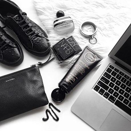 Standing ovation ai piedi comodi: le sneakers di Axel Arigato Standing ovation ai piedi comodi: le sneakers di Axel Arigato