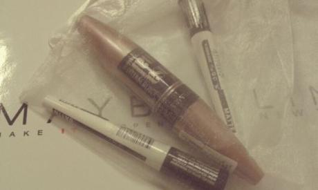 Maybelline: 100 anni di bellezza, fascino e sensualità Ciglia Sensazionali Intense Black, Eyeliner Master Ink