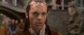 Hugo Weaving interpreta Elrond nell'adattamento cinematografico di Peter Jackson