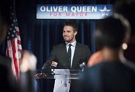 “Arrow 4”: Oliver si candida a Sindaco, ma chi lo supporterà e chi no?