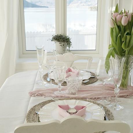 Nordic Style con un leggero accenno di rosa …a casa di Anja