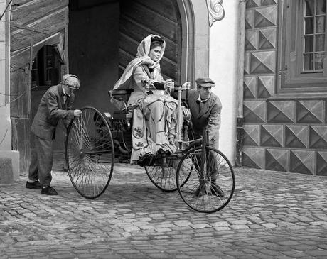 Quella volta che Bertha Benz guidò l'automobile : il viaggio di una pioniera