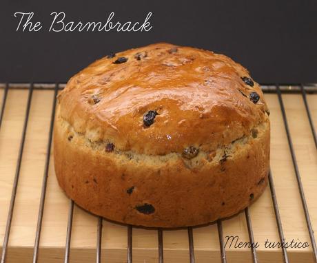 Per il piatto storico: il Barmbrack Irlandese per il perfetto tea time di Halloween