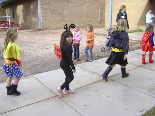 Halloween a scuola: tutti i bimbi posseduti dal demonio!!