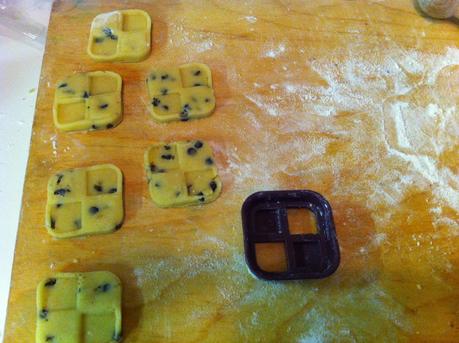 BISCOTTI AL BURRO CON GOCCE DI CIOCCOLATO FONDENTE