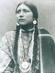 na-woman-2-apache