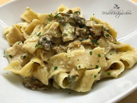 pappardelle crema di taleggio e porcini