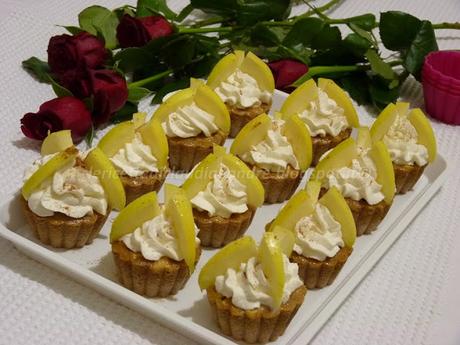 Cupcake integrali alle mele, zucchero di canna, profumo di cannella e zenzero