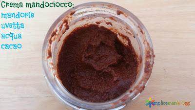 Mandociocco: Crema spalmabile mandorle, uvetta, cacao (vegana)