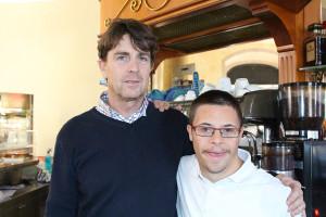 Luino: Andrea, il nuovo cameriere del “Caffè Clerici” con la sindrome di Down