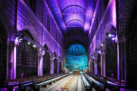 RomaFashionWhite: Sartorialità e creatività sfilano in chiesa. RomaFashionWhite: Sartorialità e creatività sfilano in chiesa.