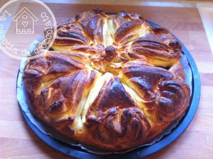 Torta briosche con mele e crema pasticcera