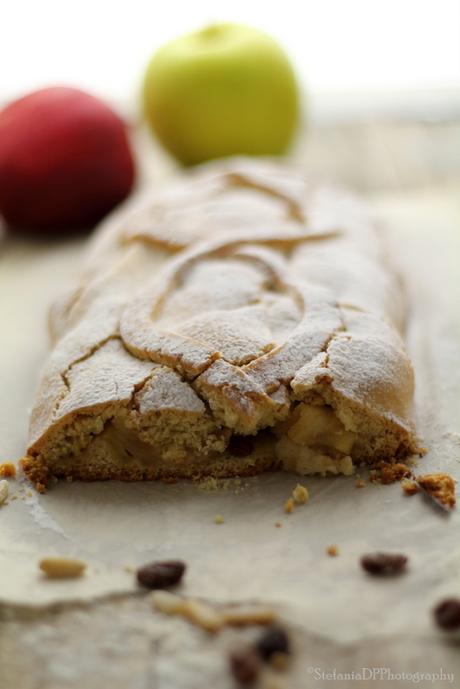 Strudel di mele caramellate con farina di farro