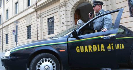 GDF scopre giro illecito di smart card delle pay-tv in 5 regioni italiane GDF scopre giro illecito di smart card delle pay-tv in 5 regioni italiane