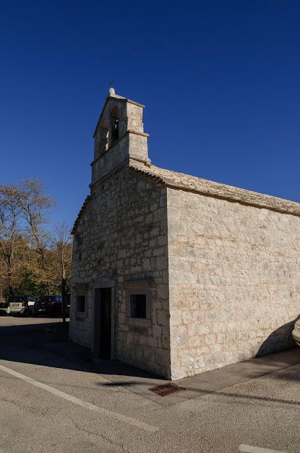 Val Rosandra - su e giù per i calcari con il mare all'orizzonte