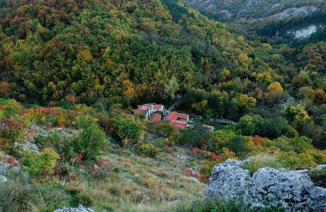 Val Rosandra - su e giù per i calcari con il mare all'orizzonte