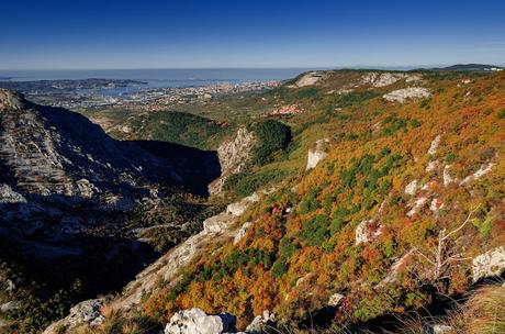 Val Rosandra - su e giù per i calcari con il mare all'orizzonte