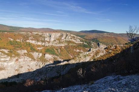 Val Rosandra - su e giù per i calcari con il mare all'orizzonte