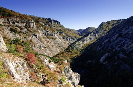 Val Rosandra - su e giù per i calcari con il mare all'orizzonte