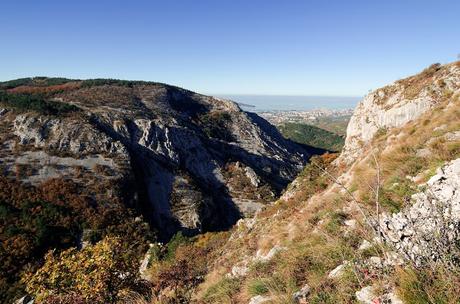 Val Rosandra - su e giù per i calcari con il mare all'orizzonte