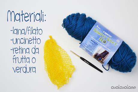 Tutorial fai da te: crea borse a tracolla per bambini con il riciclo delle retine di frutta e l’uncinetto! Un regalo carino da fare in un’oretta, perfetto per la raccolta di tesori trovati in natura! www.cucicucicoo.com