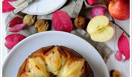 Ciambellone allo Yogurt con Mele, Fichi Secchi e Cioccolato Fondente