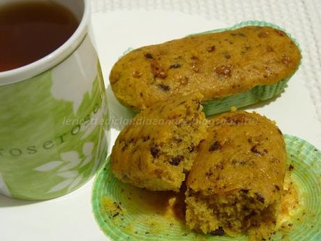 Mini plum cake al olio, con zucca, cioccolato e amaretti