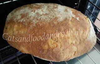 Pane alla salvia a lievitazione naturale