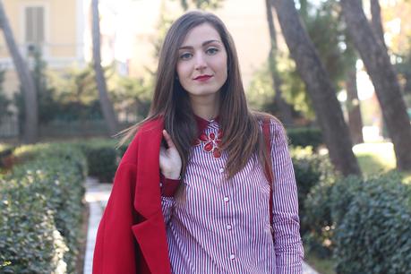 Red power: camicia personalizzata Sumissura e collana Janestone