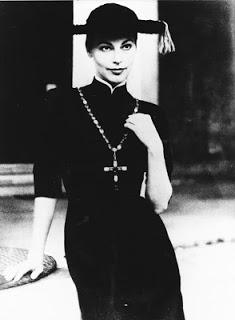 Fashion Vaticano: l'estetica del vestire tra mondanità e spiritualità - Eccelsa Vanità... Fashion Vaticano: l'estetica del vestire tra mondanità e spiritualità - Eccelsa Vanità...