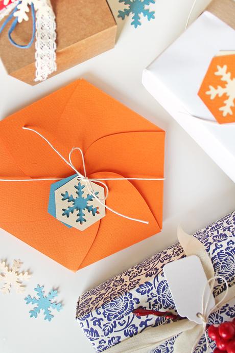 XMAS Gift Wrapping for Cesvi {and free printable!} XMAS Gift Wrapping for Cesvi {and free printable!}