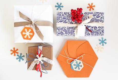 XMAS Gift Wrapping for Cesvi {and free printable!}