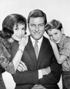 I 90 anni di Dick Van Dyke Dick_Van_Dyke_Petrie_family_1963_courtesy-of-Wikipedia