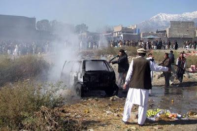 Bomba esplode in un mercato in Pakistan, 24 le vittime e 50 i feriti Bomba esplode in un mercato in Pakistan, 24 le vittime e 50 i feriti