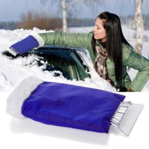 7 Accessori Auto incredibilmente utili a meno di 10€ raschietto-ghiaccio
