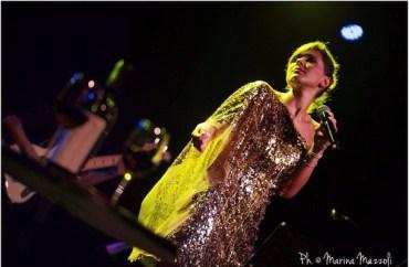 simonamolinari18 SIMONA MOLINARI domani in concerto a L’Aquila presenta per la prima volta live il nuovo album “CASA MIA”