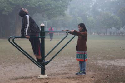 Inquinamento a Delhi/ Pechino chude le scuole?  I 'delhiti' se ne fregano