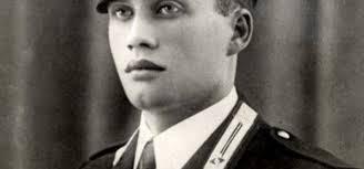 La Santità non ha bisogno di La Santità non ha bisogno di