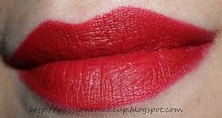 M·A·C: rossetto Russian Red