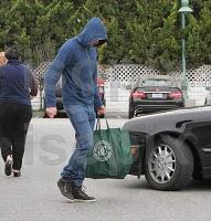 Alexander Skarsgard shopping @ Williams Sonoma