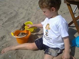 TRA PARENTESI ovvero DIVIDERSI TRA PARENTESI ovvero DIVIDERSI