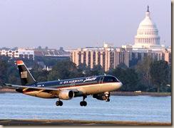 SCANDALO NEI CIELI DI WASHINGTON. NELLA TORRE DI CONTROLLO NON RISPONDE NESSUNO SI ATTERRA CON IL FAI DA TE.